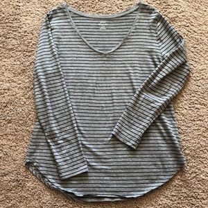 Long sleeve striped V-neck tee